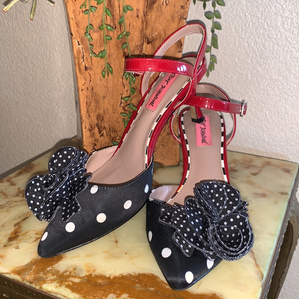 BETSY JOHNSON Slingbacks, black white polka dot vamp, big bow, red heel. 6.5 EUC
